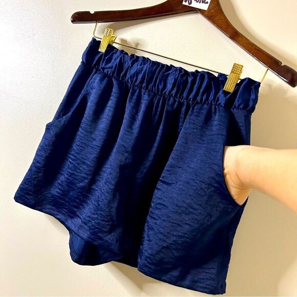 Tyche Navy Blue Textured Satin Dress Shorts M Romantic Feminine Preppy Evening - Picture 5 of 8